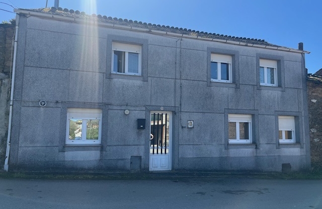 OPORTUNIDADE: VÉNDESE CASA NA PENA ( MEIRA).